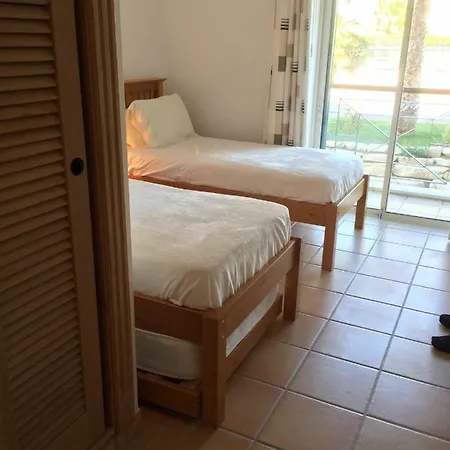 Luxury 2 Bedroom - Super Fast Wifi And Sky Tv In 3 Pool Gated Complex. Apartment Quarteira
