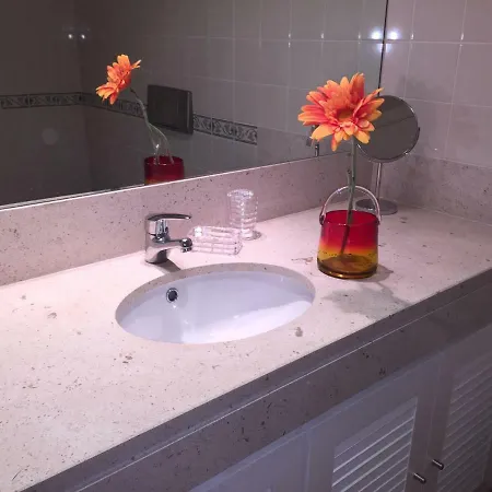 Apartamento Luxury 2 Bedroom - Super Fast Wifi And Sky Tv In 3 Pool Gated Complex. Quarteira