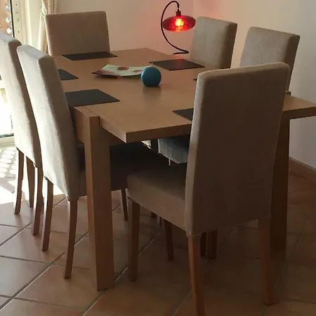 Luxury 2 Bedroom - Super Fast Wifi And Sky Tv In 3 Pool Gated Complex.